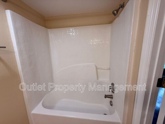 Building Photo - 1437 Dandelion Dr