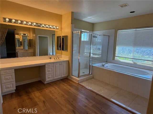 Building Photo - 2540 N San Miguel Dr