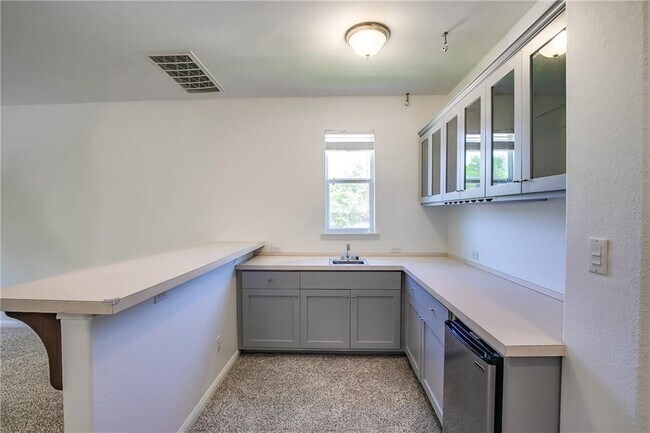 Building Photo - 401 Ridgetop Bend