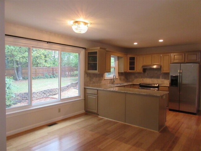 Building Photo - 4635 Villa Chase Dr NE