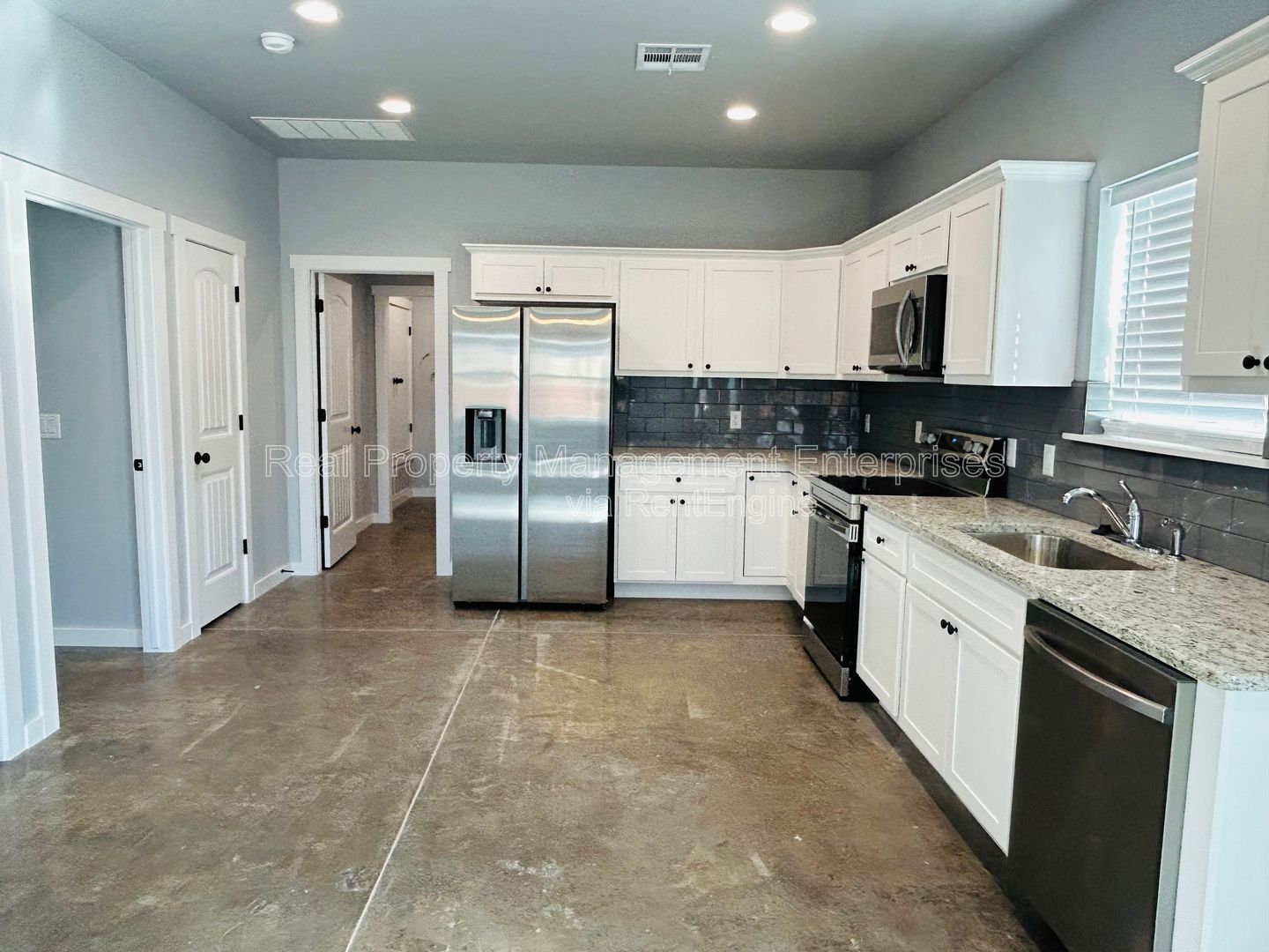 Building Photo - 104 N Harrison Ave