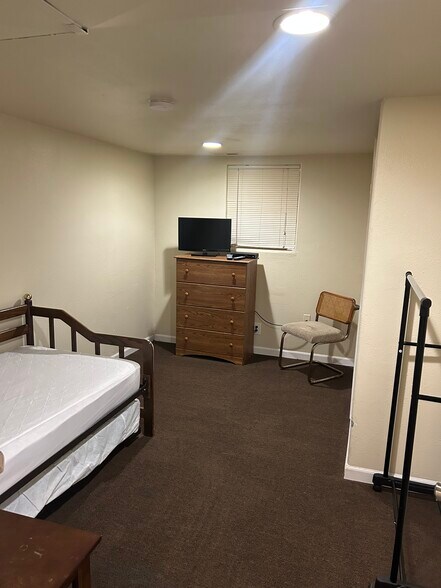 Building Photo - 1109 Alder St