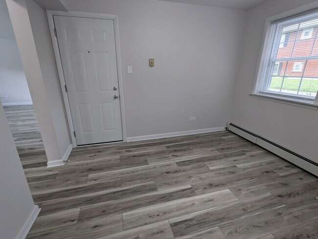 Building Photo - 600 Kungs Way