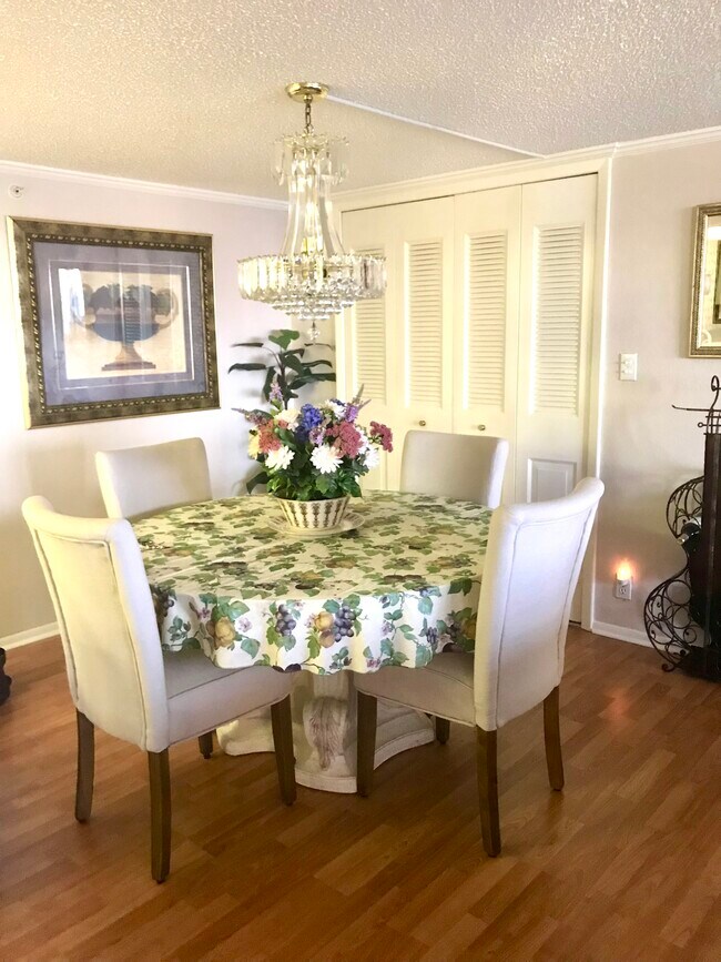 Building Photo - 255 Dolphin Point