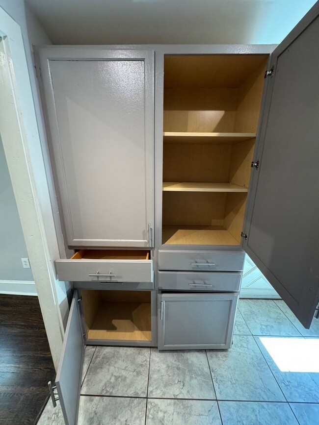 Building Photo - North AVL - Updated Spacious 2/2 Home