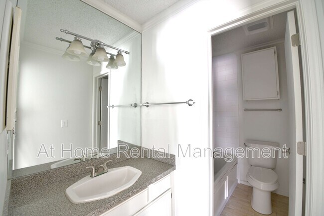 Building Photo - 7114 E 98th St