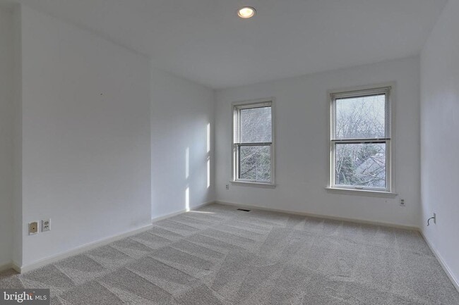 Building Photo - 1127 Wicklow Ct