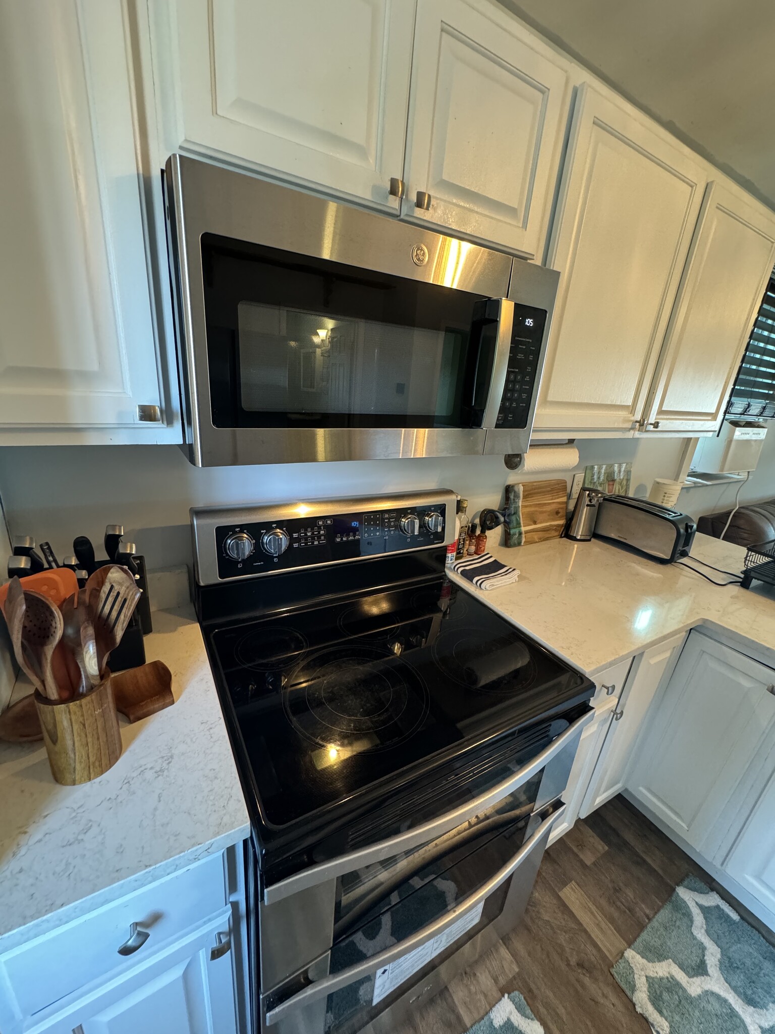 Kitchen utensils, knife set, and appliances. - 21 Wallis Ave