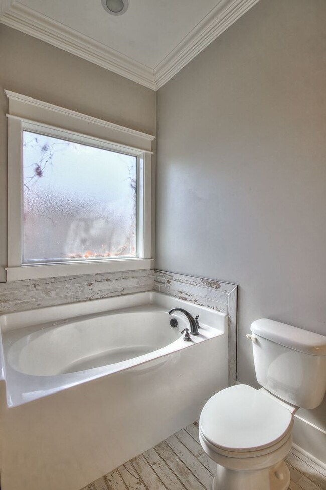 Building Photo - Great East Nashville 3BR Home