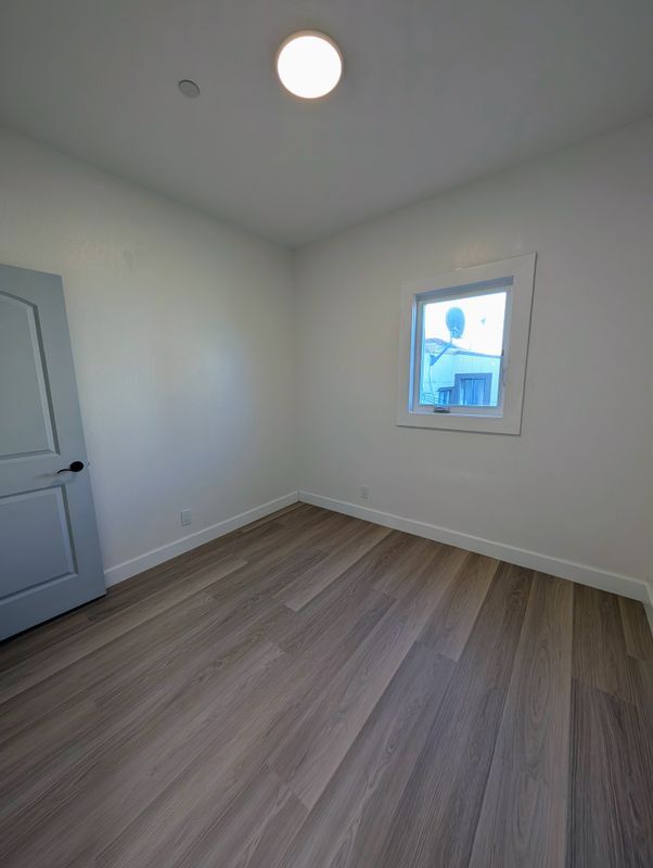 Building Photo - 318 3rd Ln