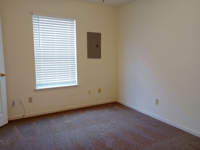 Building Photo - 3527-3529-3529 Prescott Dr