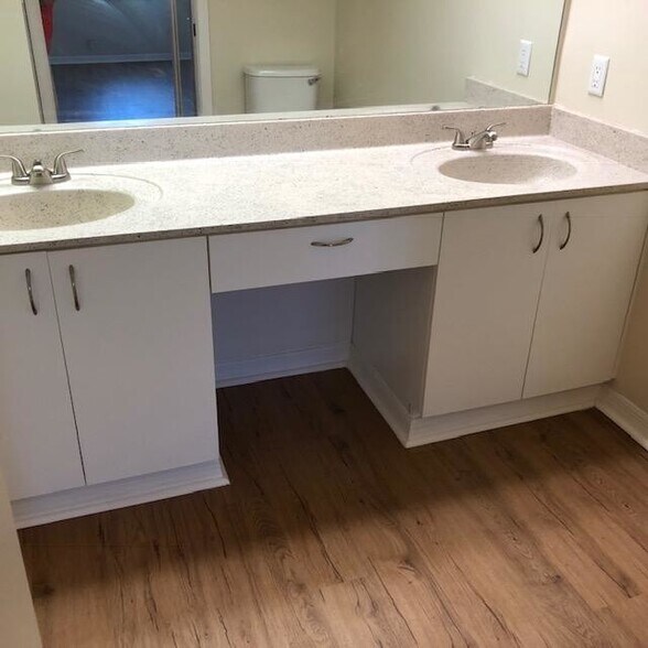 Building Photo - 7416 Plumbago Bridge Rd