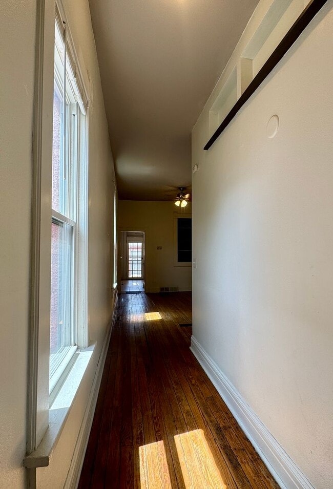 Building Photo - Beautifully Historic 1 Bed 1 Bath Denver R...