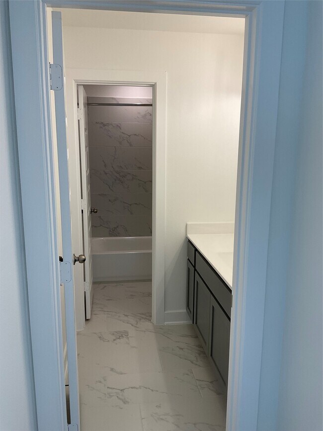 Building Photo - 7311 Blue Gentiana Ln