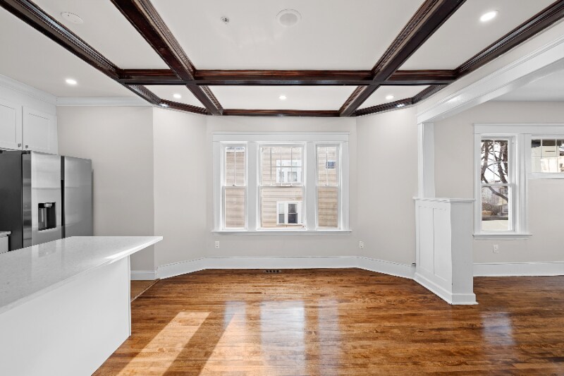 Building Photo - 12 Woodford St