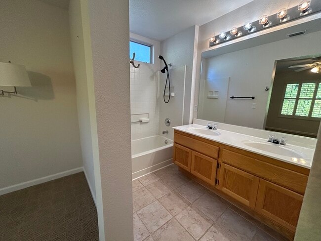 Building Photo - 248 Summer Grove Cir