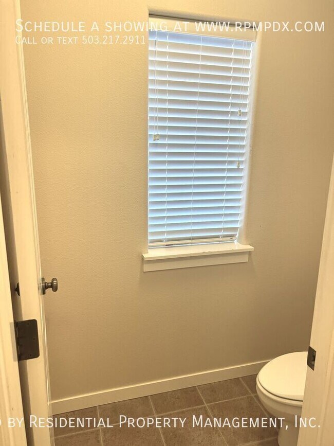 Building Photo - 15355 SW Greenfield Dr