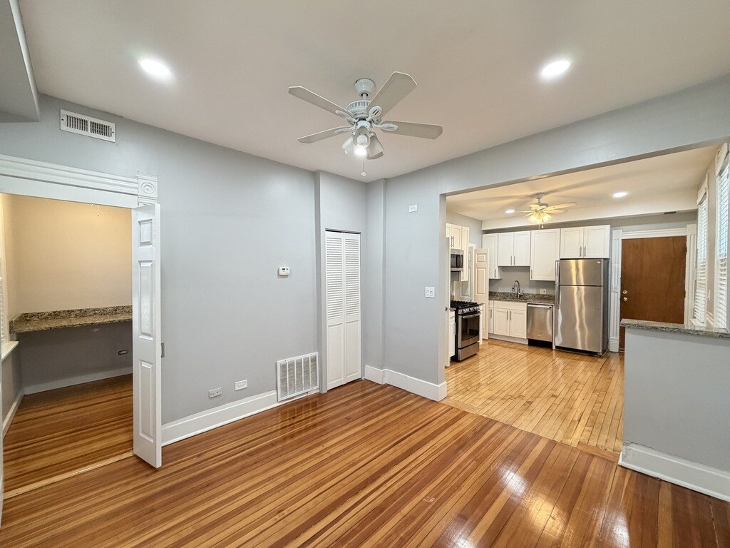 Building Photo - 2236 W Belden Ave