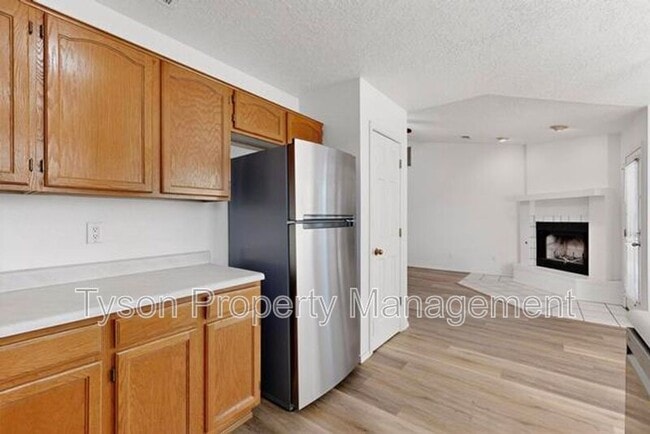 Building Photo - 1420 Stoneway Dr NW