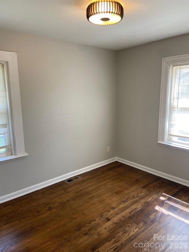 Building Photo - 1020 Rodey Ave