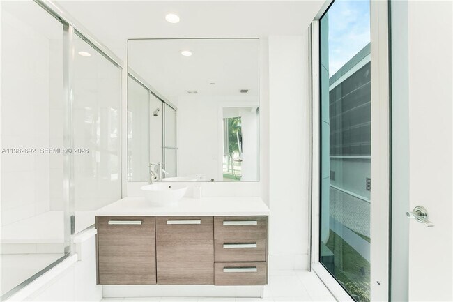 Building Photo - 2950 NE 188th St