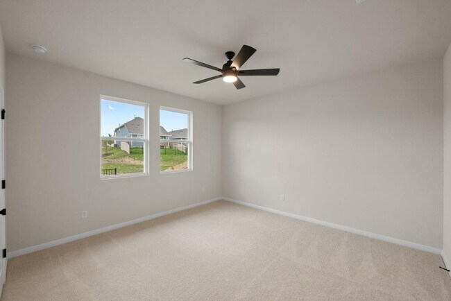 Building Photo - 254 Crater Lk Dr