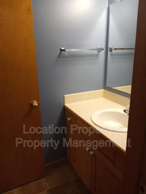 Building Photo - 906 Christie Ct