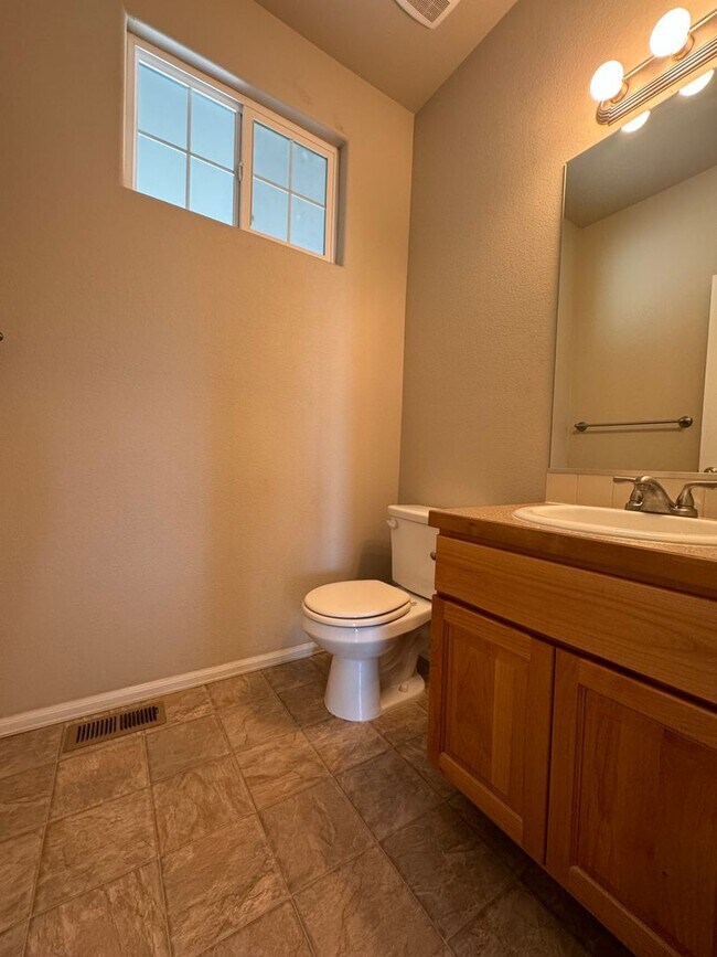 Building Photo - Great House in Rigden Farms