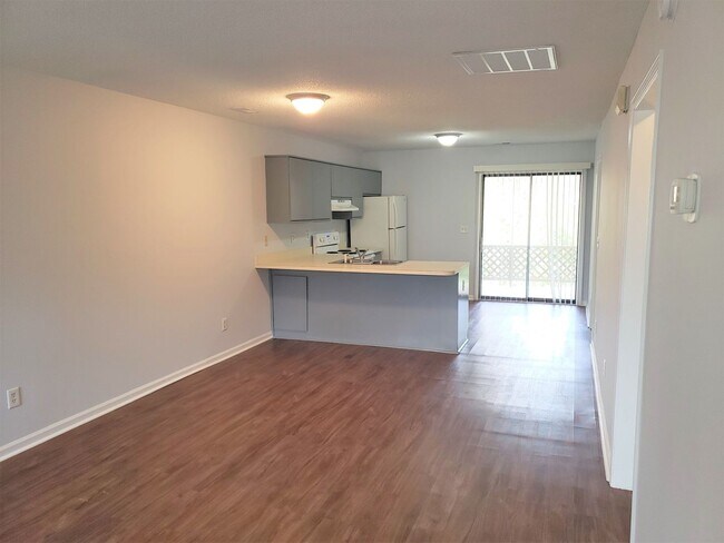 Building Photo - CANDLEWYCK