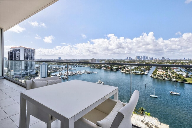 Building Photo - 153 N Seabreeze Blvd