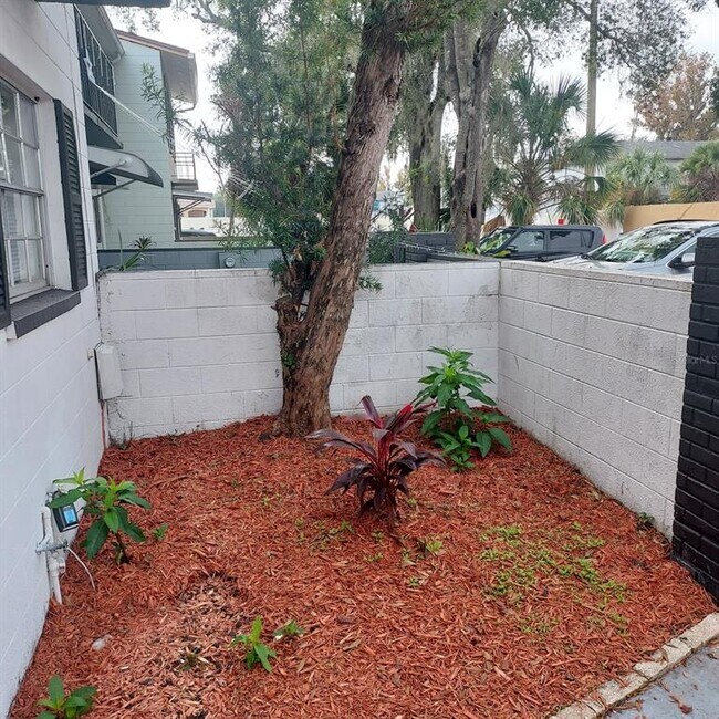 Building Photo - 9807 N 52nd St