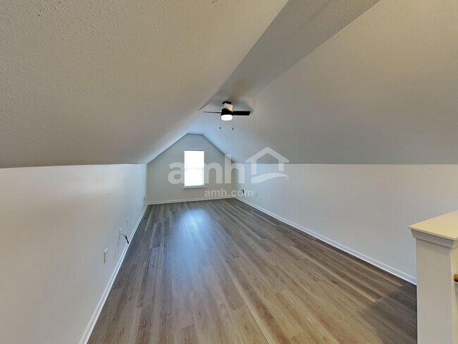 Building Photo - 194 Mott Rd