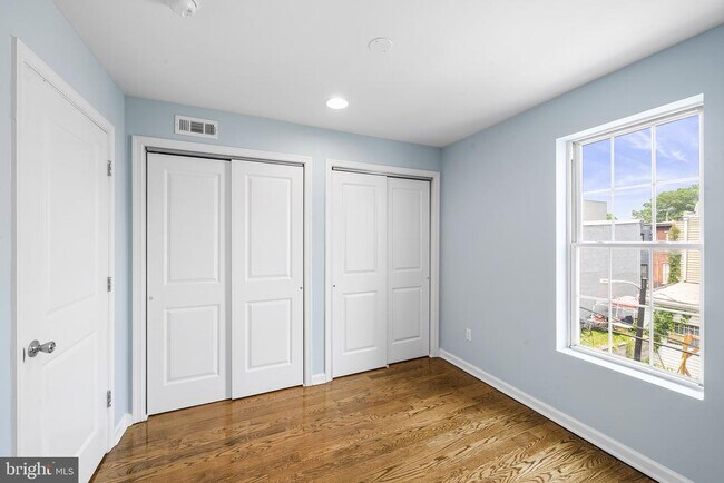 Building Photo - 1811 Titan St