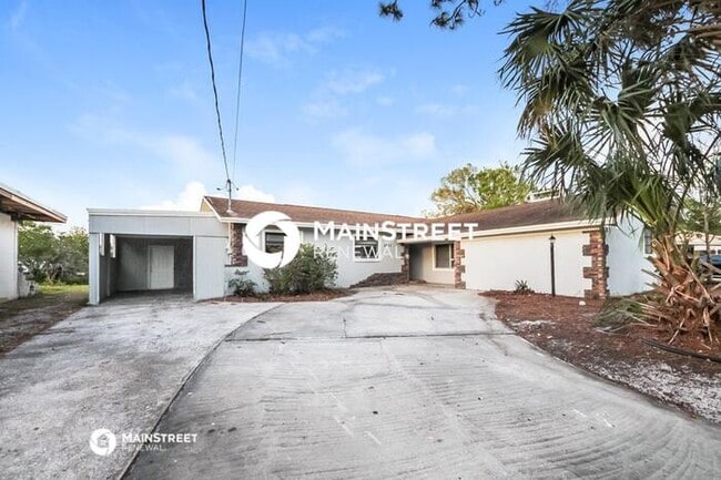 Primary Photo - 3 Bedroom Pet-Friendly Home in Winter Park...