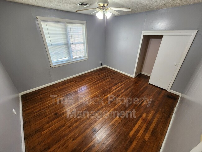 Building Photo - 401 W 13th