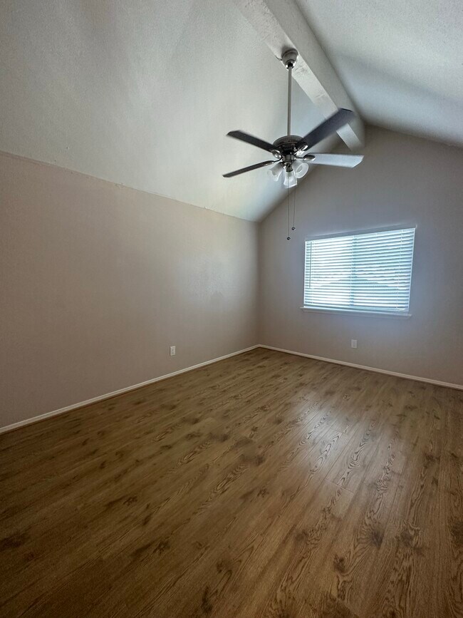 Building Photo - 1222 Ravenscourt Dr