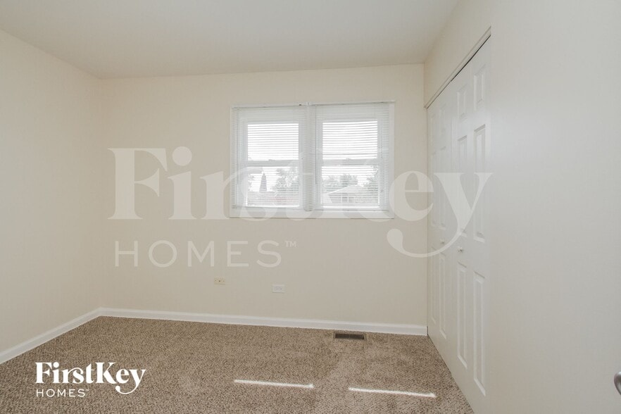 Building Photo - 19724 Orchard Ave