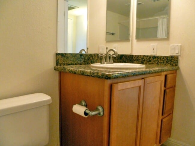 Building Photo - Palm Lake Villas Condo #130