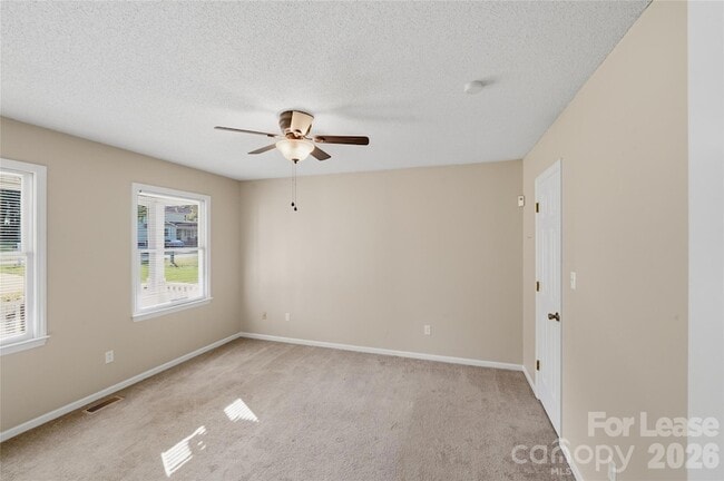 Building Photo - 319 Deep Forest Ct