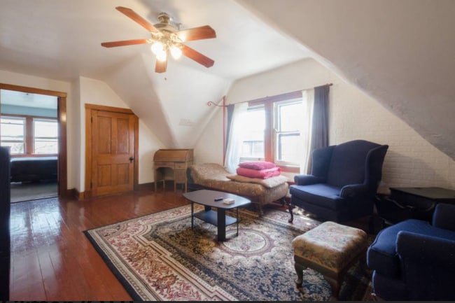 Building Photo - 2451 Maplewood Ave