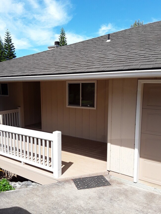 Building Photo - Spacious 3 bedroom 2 bath home in Kula-Available now!