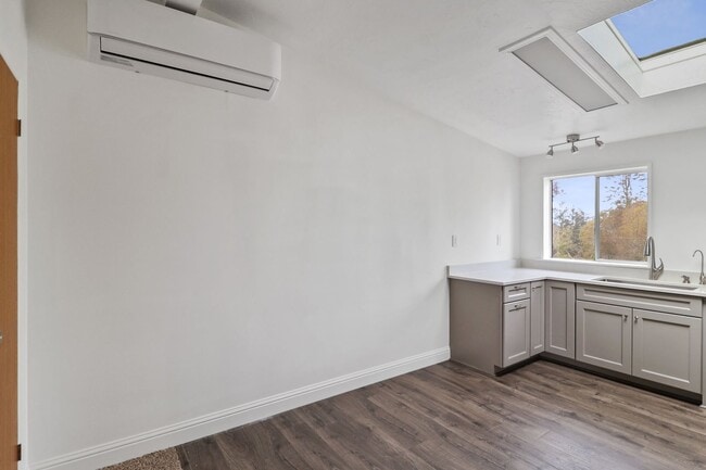 Building Photo - Duplex