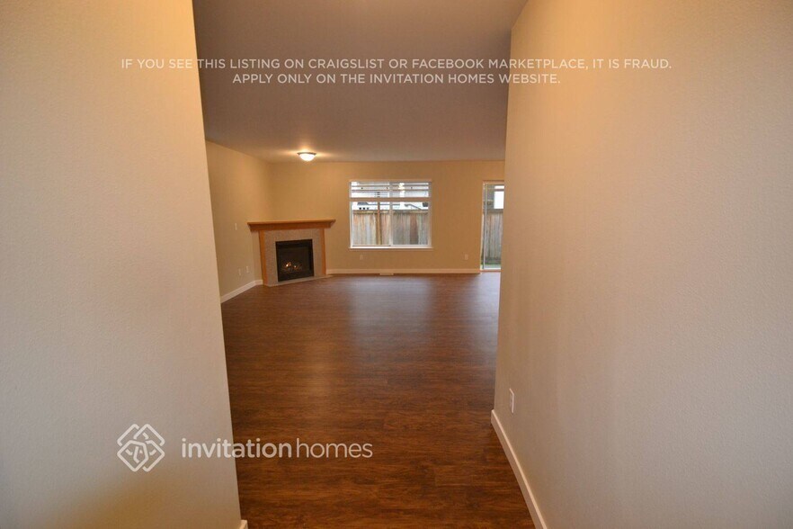 Building Photo - 13411 11th Pl W