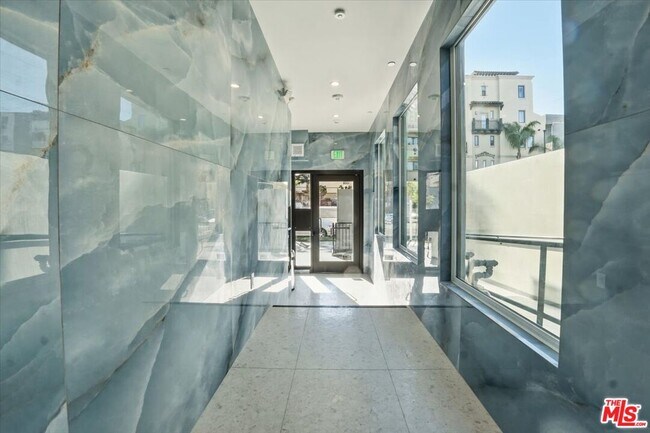 Building Photo - 1820 Prosser Ave