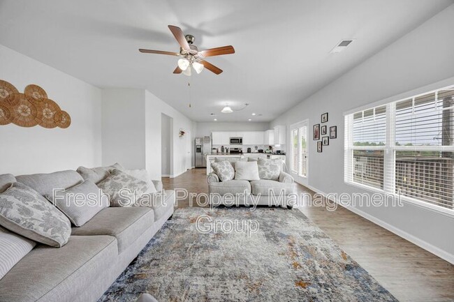 Building Photo - 300 Barony Pl Dr