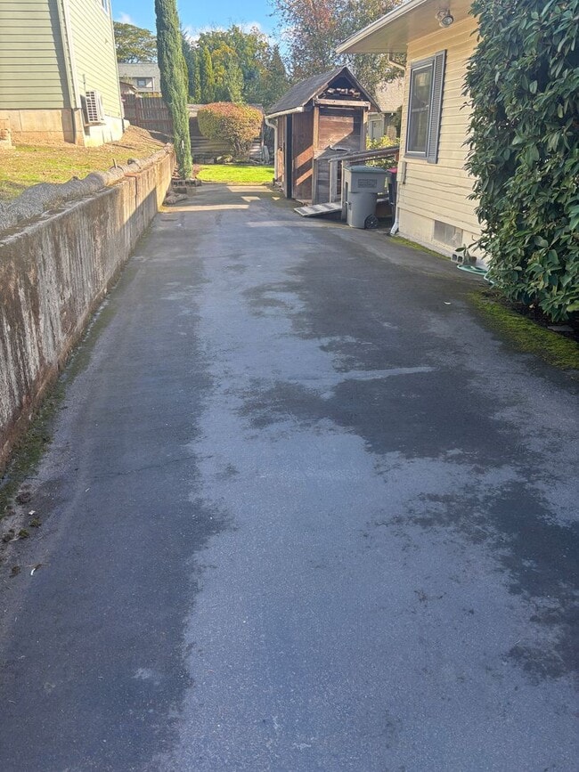 Building Photo - Enjoy 1.125 Acres near Downtown McMinnville