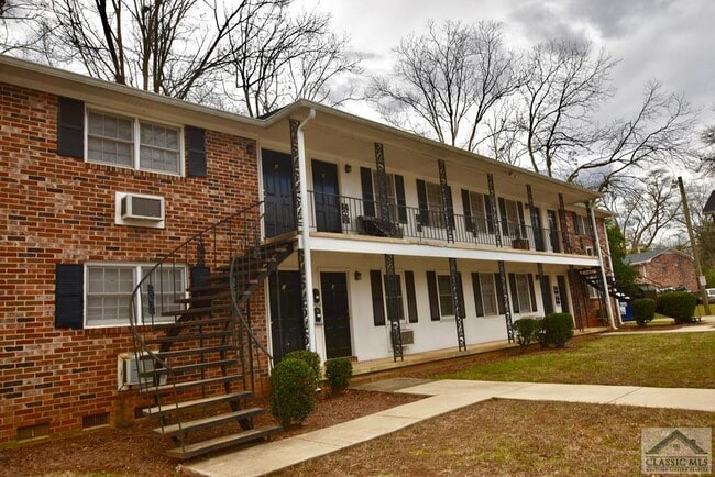 Primary Photo - 284 Bloomfield St