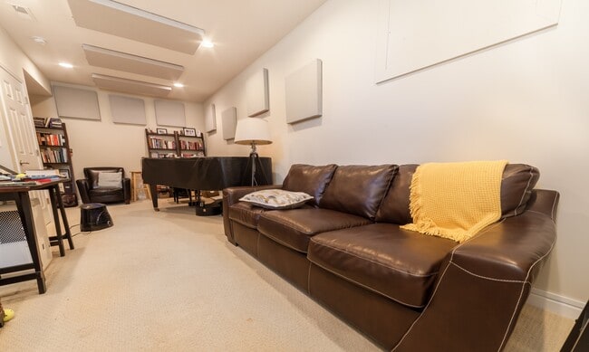 Building Photo - Available Sept 4th, 2026!