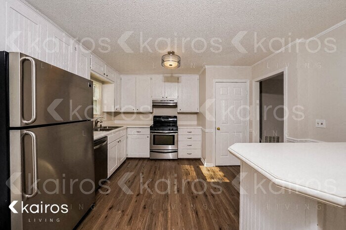 Building Photo - 5169 Beacon Dr