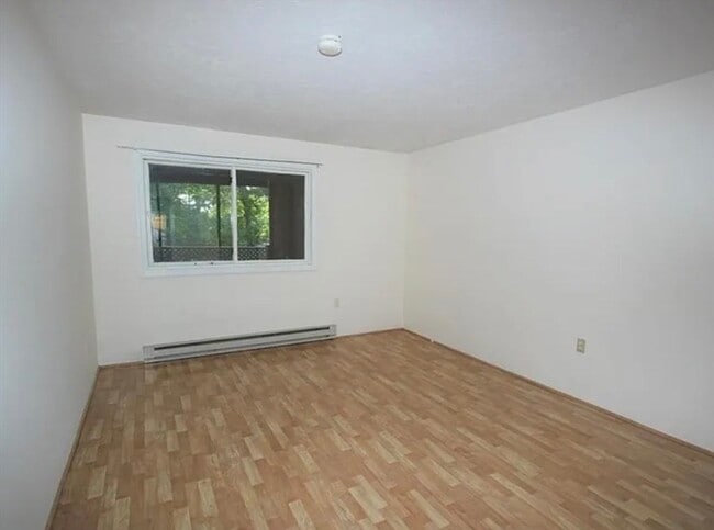 Building Photo - 76 Highwood Dr